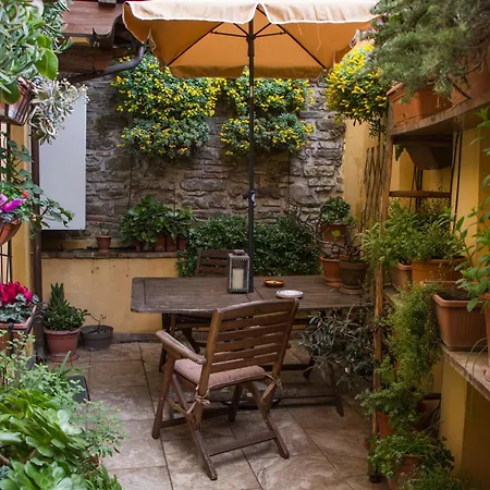 Residenza Fra Le Torri - Charme & Art Gallery Apartment *