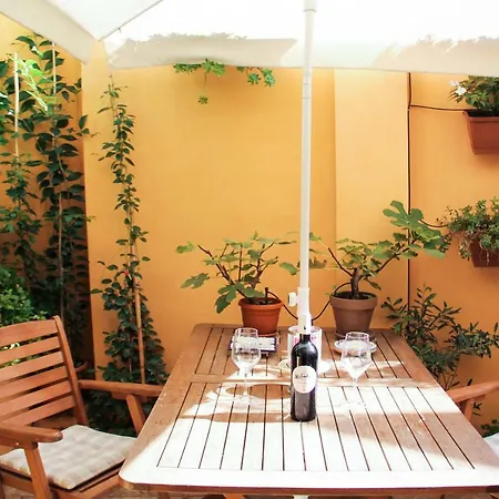 Residenza Fra Le Torri - Charme & Art Gallery Apartment Arezzo