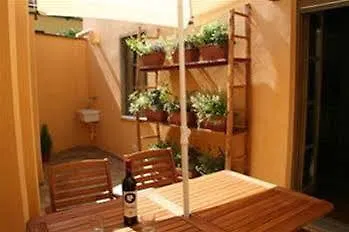 Residenza Fra Le Torri - Charme & Art Gallery Apartment *