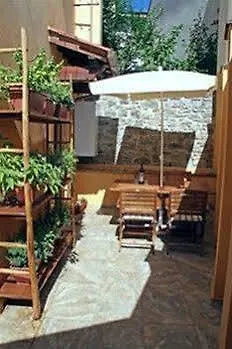 Residenza Fra Le Torri - Charme & Art Gallery *